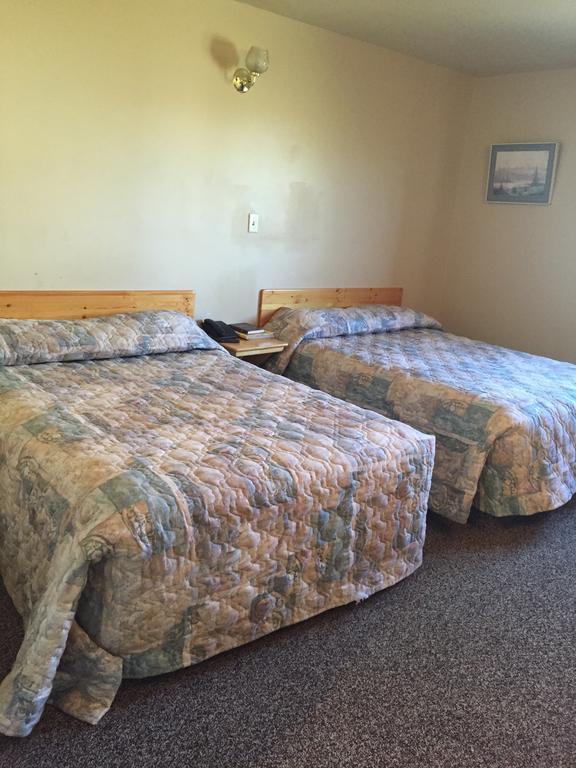 Meadow Lake Wakiki Motel & Lounge חדר תמונה