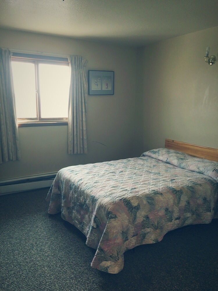 Meadow Lake Wakiki Motel & Lounge מראה חיצוני תמונה